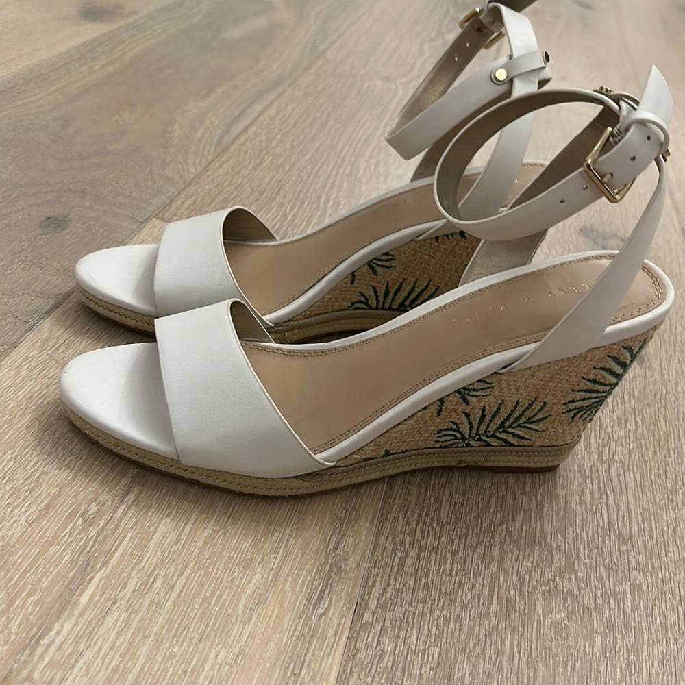 Perfect Summer Wedge Sandal! Kelly & Kate size 10